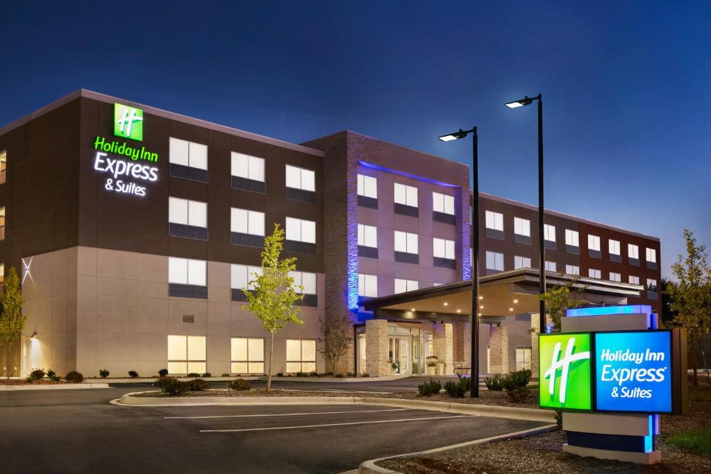 Holiday Inn Express & Suites Salisbury an IHG Hotel Main image 2